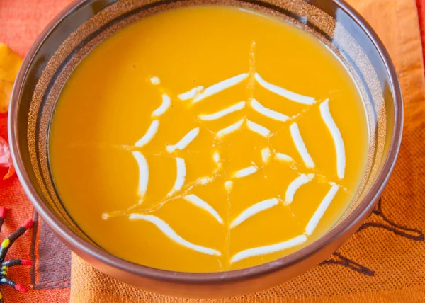 Тыквенный суп в миске. — стоковое фото