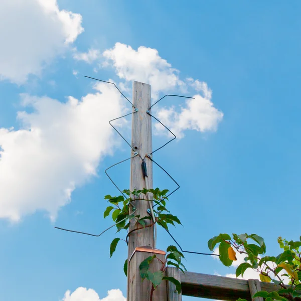 Antena de TV ao ar livre digital caseira . — Fotografia de Stock