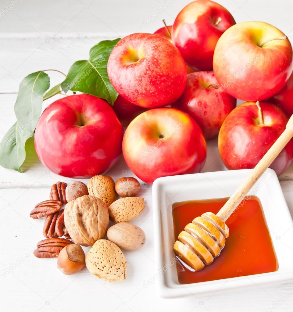 Apples, nuts and honey