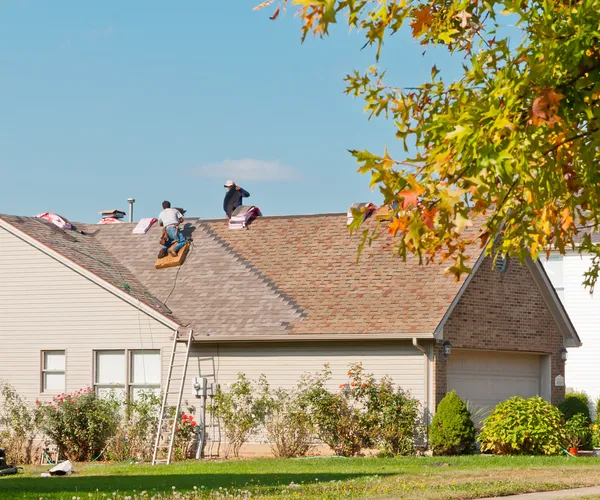 Roof repair — Stock Photo, Image