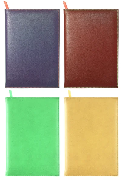 Conjunto de cuaderno de cuero aislado en blanco con camino de recorte — Foto de Stock