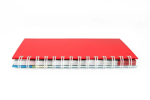 Κόκκινο σημειωματάριο που απομονώνονται σε λευκό — Φωτογραφία Αρχείου