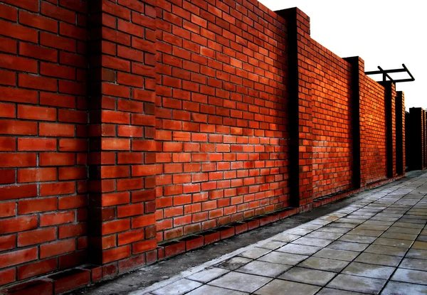 Кирпичные стены и пол — стоковое фото