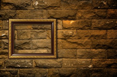 tuğla duvar ahşap çerçeve