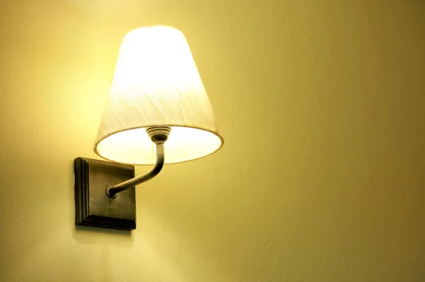 Lamp op de muur — Stockfoto