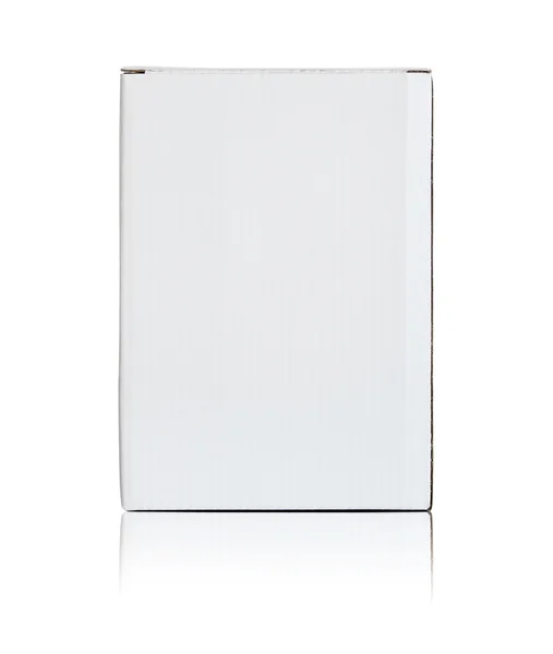 Caja de cartón blanco en blanco aislado sobre fondo blanco —  Fotos de Stock