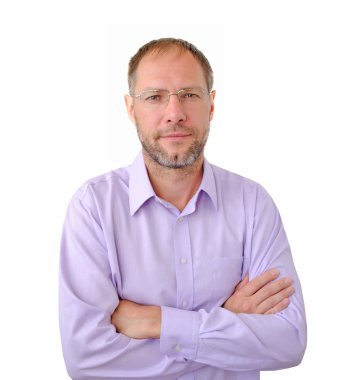 Kendine güvenen erkekler beyaz zemin üzerine izole