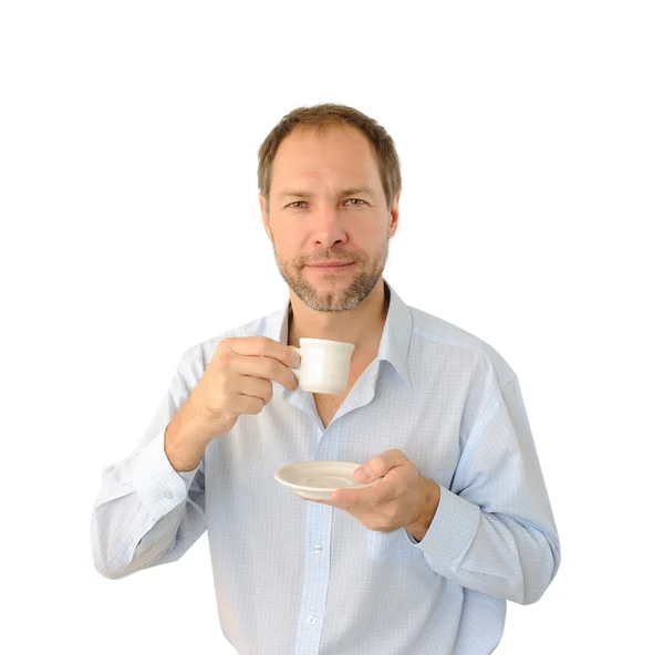 Sorrindo homem bebendo café isolado no fundo branco — Fotografia de Stock