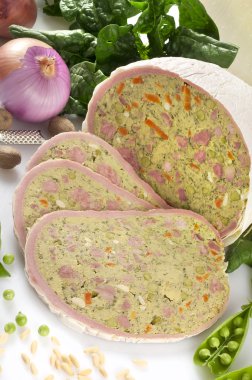 beyaz üzerine Dana dolma meme