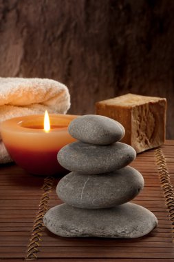 mum ışığı ve sabun ile dört taş ile Spa atmosfer