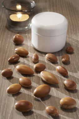 argan yakın tohumları yukarı ahşap üzerine