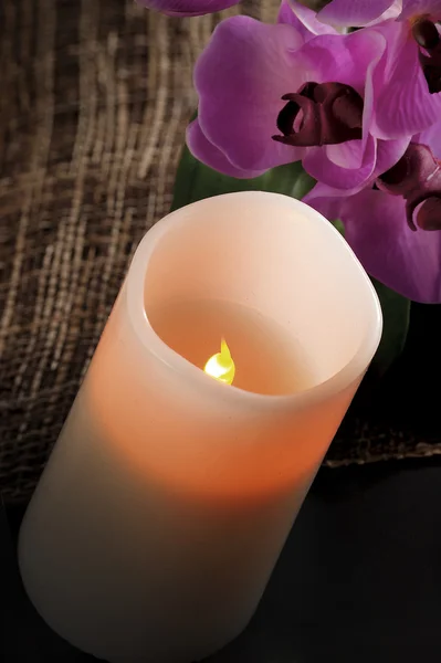 Elektrische Kerzen sehen aus wie normale Kerzen — Stockfoto
