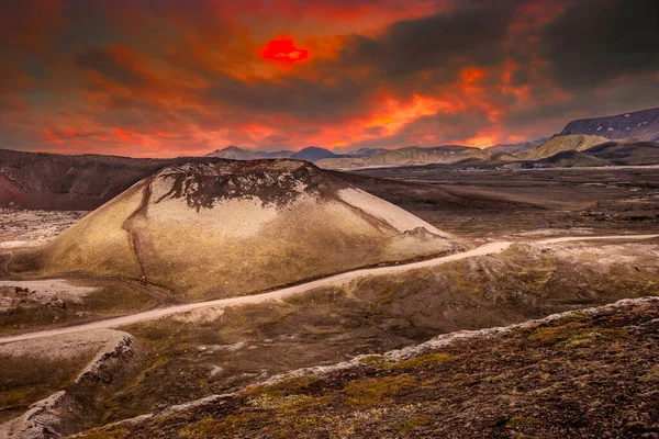 Парящий Над Вулканом Хверфьялл Миватн Исландия — стоковое фото