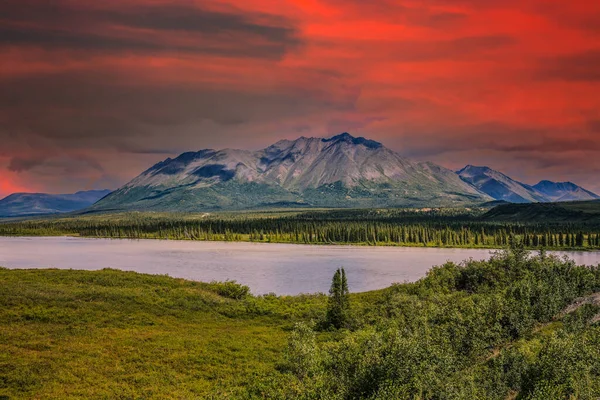 Picturesque Mountains Alaska Summer Snow Covered Massifs Glaciers Rocky Peaks — Stock Photo, Image