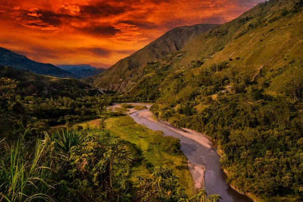 Nehir Vadisi Dağlar Kolombiya Gün Batımı — Stok fotoğraf
