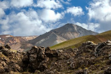 Landmannalaugar 'ın manzara manzarası Renkli dağlar ve Buzul, İzlanda
