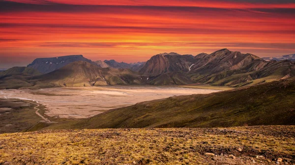 Landskapsutsikt Över Landmannalaugar Färgglada Berg Och Glaciär Island — Stockfoto