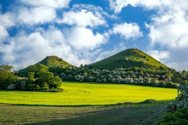 Çek Merkez Dağı (Çek Cumhuriyeti) Avrupa 'nın gün batımı.