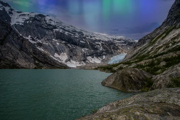 Las Auroras Sobre Las Montañas Glaciares Noruega — Foto de Stock