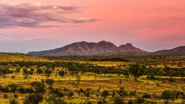 beautiful australian landscape desert plains mountains and rainforests