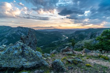 Güneydoğu Avrupa, Bulgaristan 'daki Rhodopes Dağları