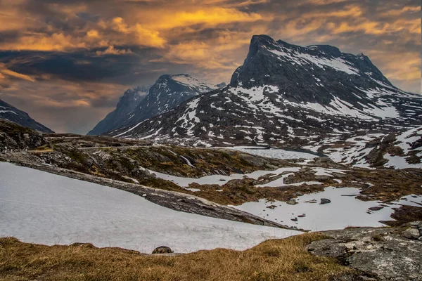 Beautiful Landscape Sunset Mountains Forests Rivers Glaciers Norway — Stockfoto