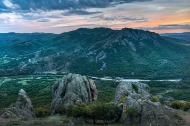 Güneydoğu Avrupa, Bulgaristan 'daki Rhodopes Dağları
