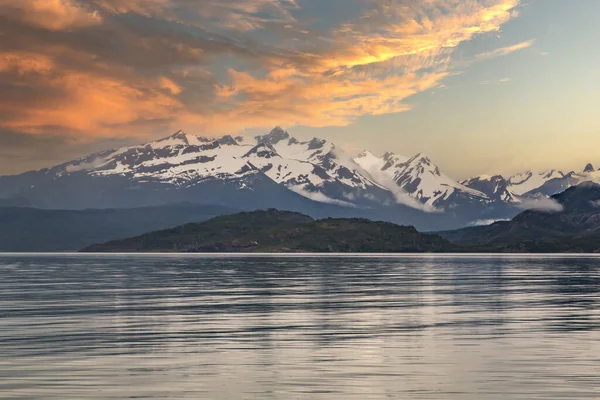 Pemandangan Indah Pegunungan Patagonia Sungai Gletser Danau Hutan Dan Air — Stok Foto