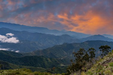 Sunrise over the mountains of the Sierra Nevada de Santa Marta on the way to Lost City