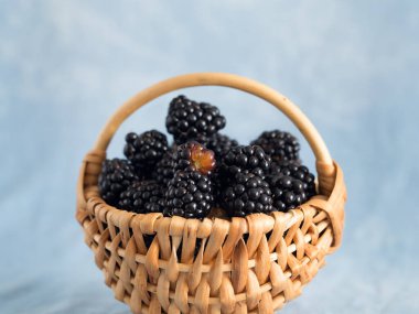 Tüm vücuda yararlı ve iyileştirici özellikleri olan Blackberry.