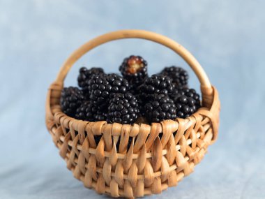 Tüm vücuda yararlı ve iyileştirici özellikleri olan Blackberry.