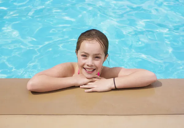 Girl enjoying her summer vacation — Stock Photo, Image