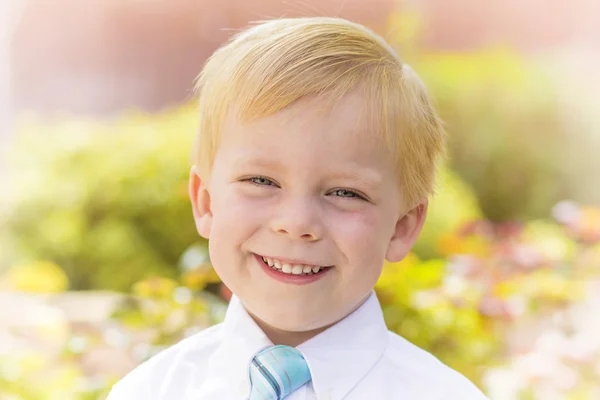 Hübscher kleiner Junge — Stockfoto