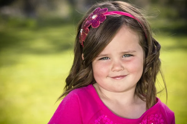 Schattig klein meisje — Stockfoto