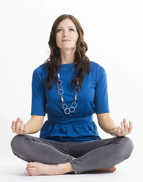 Yoga mãe isolada no branco — Fotografia de Stock