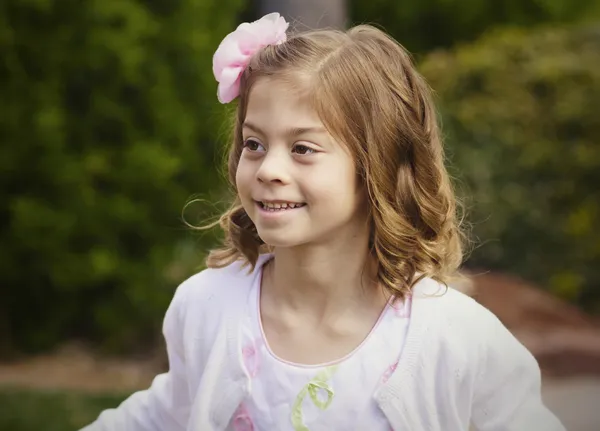 Hermoso retrato de niña —  Fotos de Stock