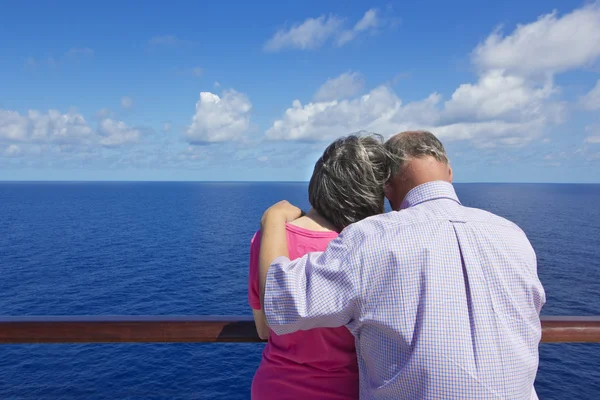 Äldre par på en kryssning semester — Stockfoto