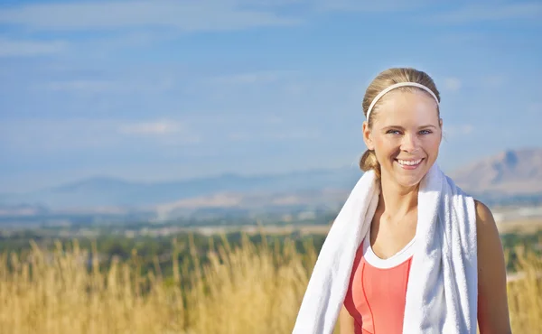 Portrait of a fit and healthy woman (with copy space) — Stock Photo, Image