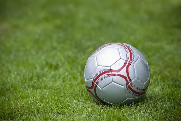 Futebol na grama — Fotografia de Stock