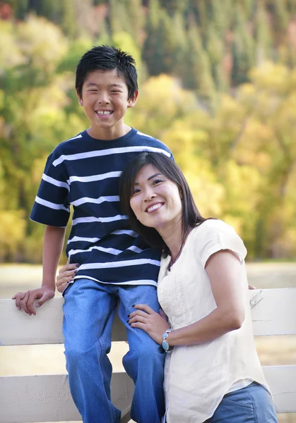 Mutter und ihr Sohn — Stockfoto