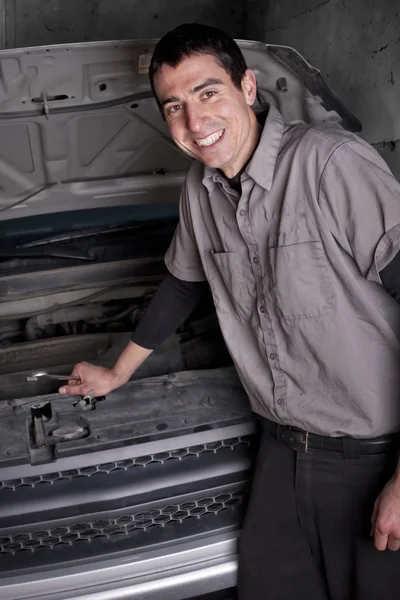 Automatické opravy mechanik — Stock fotografie
