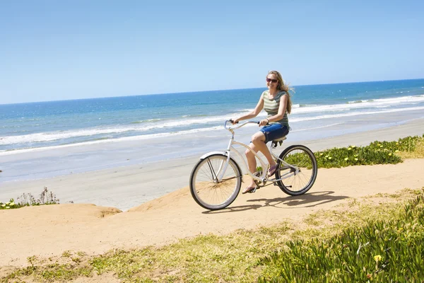 Woman on a Bicycle Ride — Stock Photo, Image