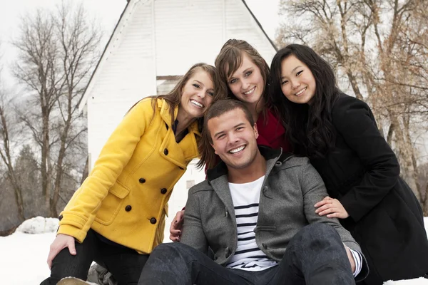 Young Adults in Winter — Stock Photo, Image