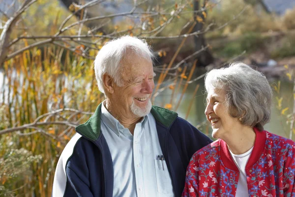 Старшая пожилая пара — стоковое фото