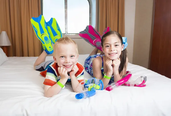 Crianças desfrutando de umas férias de cruzeiro — Fotografia de Stock