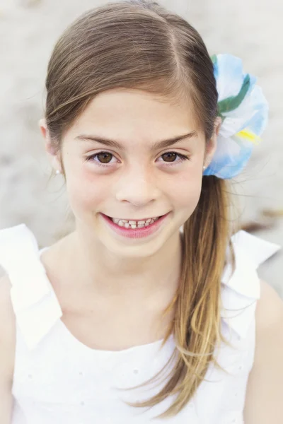 Gyönyörű kis lány portréja — Stock Fotó