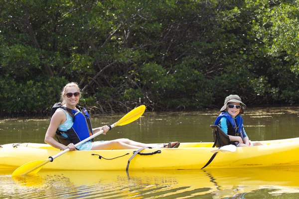 Kayaking in the Mangroves in Florida — Stock Photo, Image