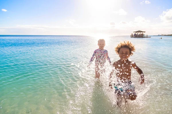 Cute Diverse Boy Little Girl Running Splashing Together Caribbean Ocean — Stock Photo, Image