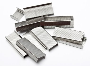 Beyaz arka plan üzerinde zımba