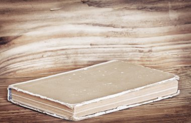 Vintage kitap üzerinde kahverengi bookshelf